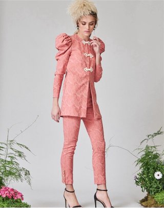 Traje Coosy color coral.  Usado una vez.