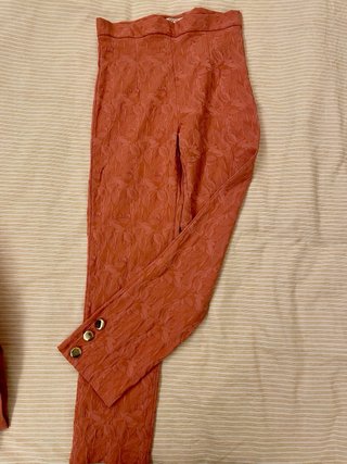 Traje Coosy color coral.  Usado una vez.
