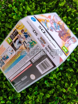 Caja Pokémon Edición Blanco 2 (Nintendo DS)