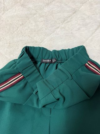 Pantalones cortos Bershka verdes
