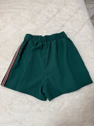 Pantalones cortos Bershka verdes