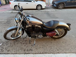 Harley-Davidson Sporster 883 Custom Negra/Plata