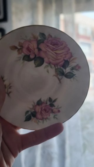 ​Taza de café con plato Royal Albert Rosas Grandes
