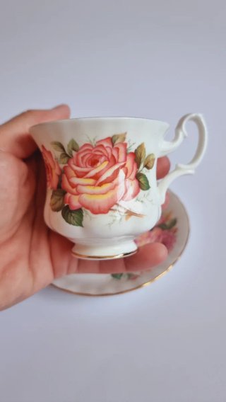 ​Taza de café con plato Royal Albert Rosas Grandes