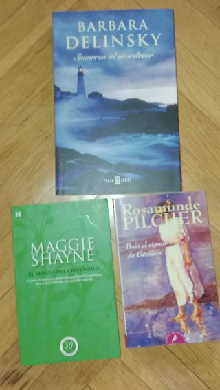 Libros tema romántico. 2 libros 5€. 4 libros 9€