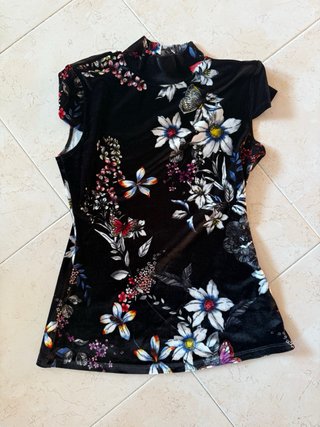 Maglia effetto velluto floreale