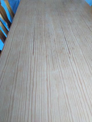 Mesa de comedor con 6 sillas de madera