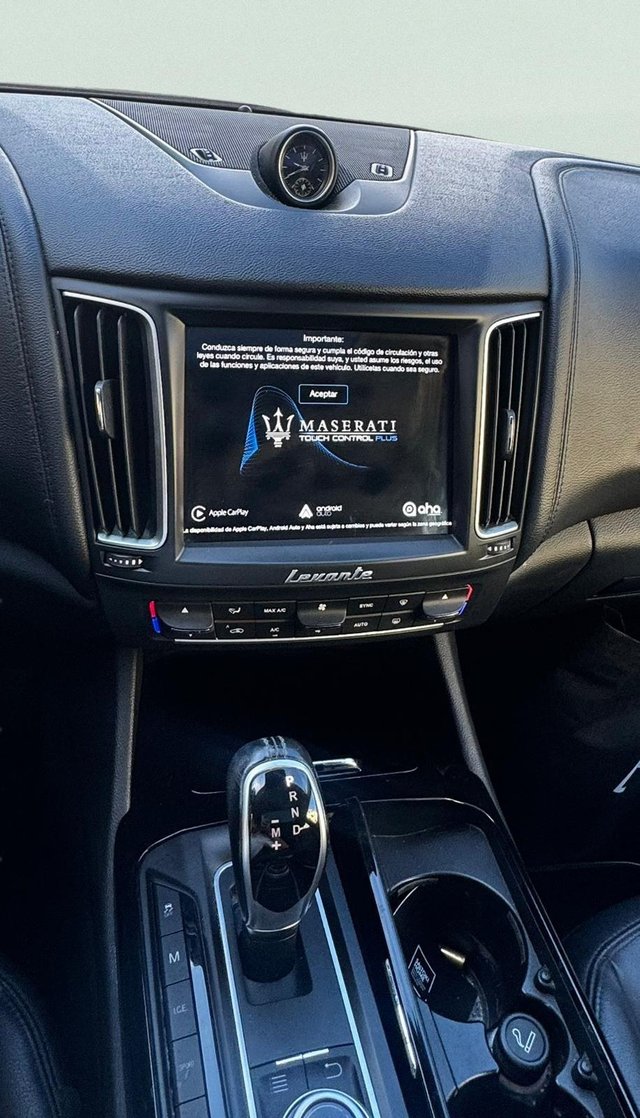 Maserati Levante V6 275 HP D AWD