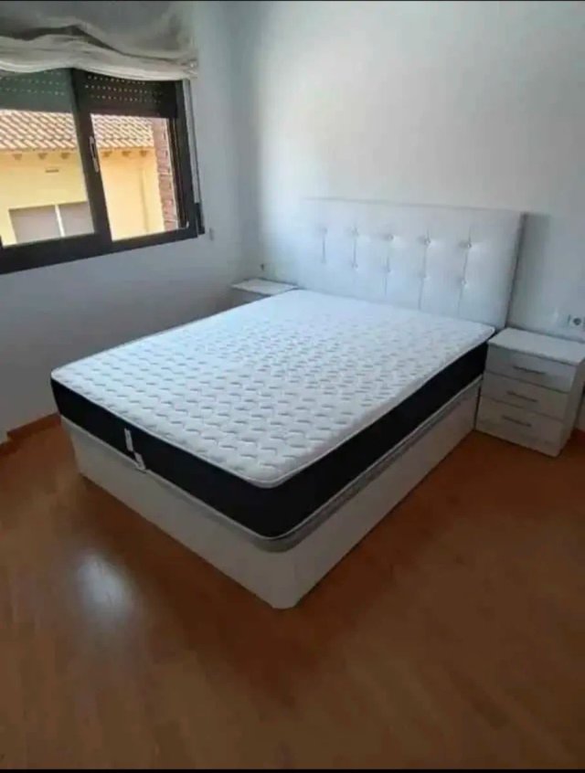 Colchón y canapé de cama