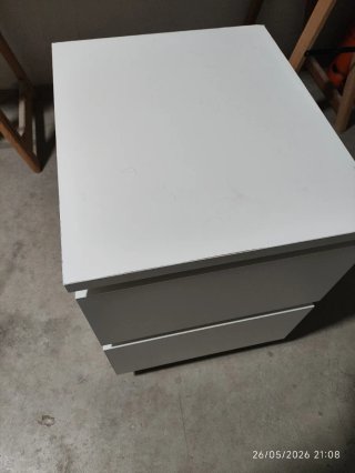 Mesita de noche Ikea