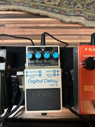 EVH 5150 LBXII + Pantalla Harley Benton + pedalera