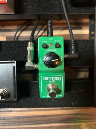 EVH 5150 LBXII + Pantalla Harley Benton + pedalera