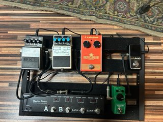 EVH 5150 LBXII + Pantalla Harley Benton + pedalera
