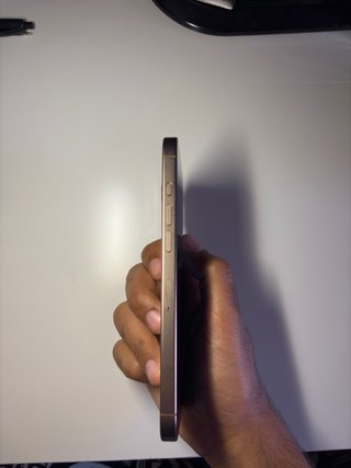 iPhone 16 Pro Max Dorado