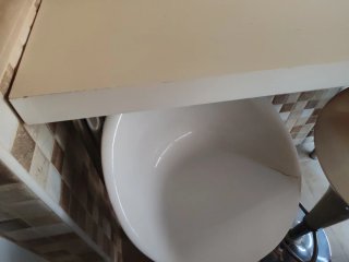 Mesa alta y 2 taburetes