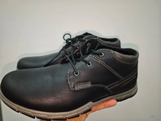 Zapatos negros nuevos sin usar, a estrenar