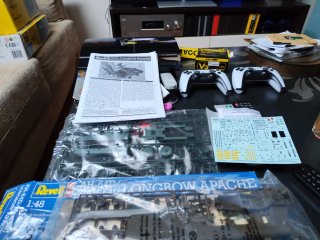 Maqueta Revell AH-64D Apache 1/48 + Verlinden