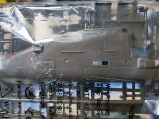 Maqueta Revell AH-64D Apache 1/48 + Verlinden