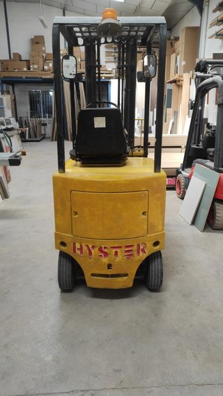 Carretilla Hyster 1.5T revisada