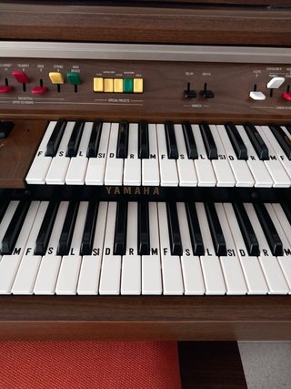 Organo Yamaha Electone