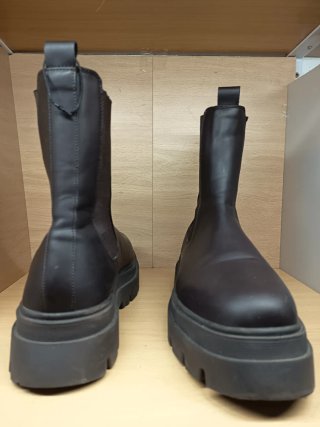 Botines polipiel BERSHKA marrónes