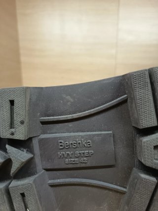 Botines polipiel BERSHKA marrónes