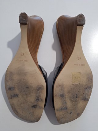 Sandalias negras charol tacón alto T-40