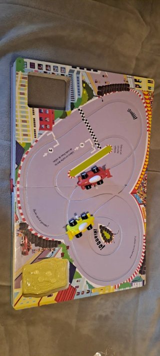 Libro infantil Coches de Carreras con 3 circuitos