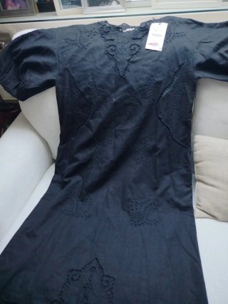 Vestido negro troquelado Zara Talla S