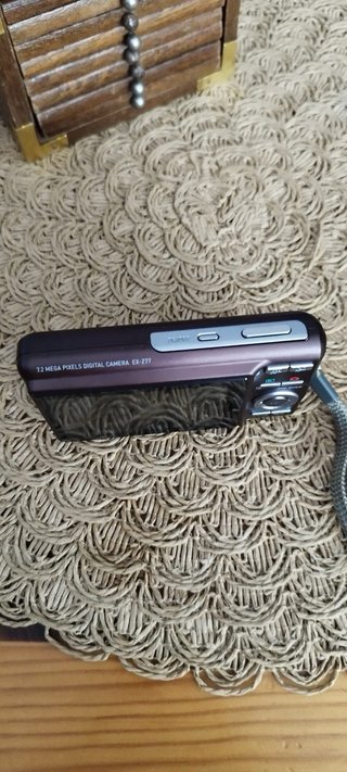 Casio Exilim EX-Z77 camara digital