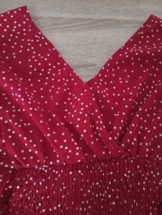 Blusa roja lunares blancos talla xs