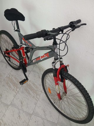 Se vende bicicleta racer