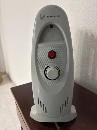 Calefactor de aceite pequeño gris