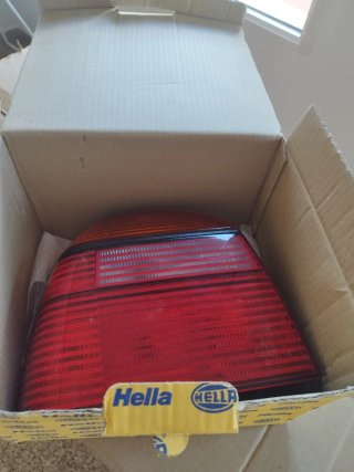 Faro Trasero Izquierdo Golf 3 HELLA