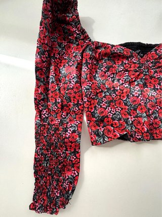Top floral Zara Talla XS mangas abullonadas