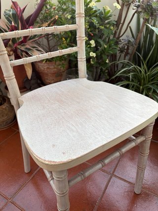 Silla de madera estilo bambú