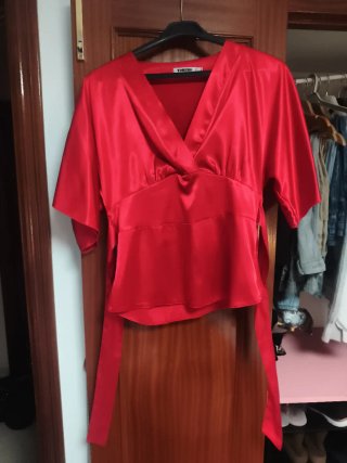 Traje Raso Chaqueta, camisa y Falda Tubo