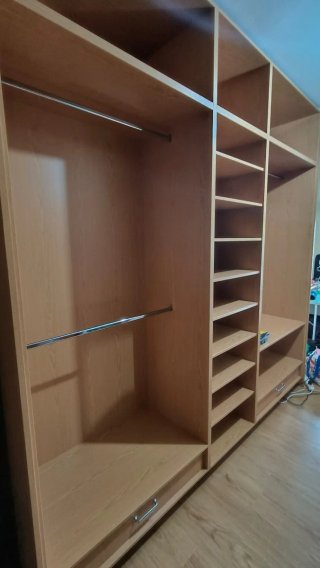 Carpintero / Montaje de cocinas y armarios empotra