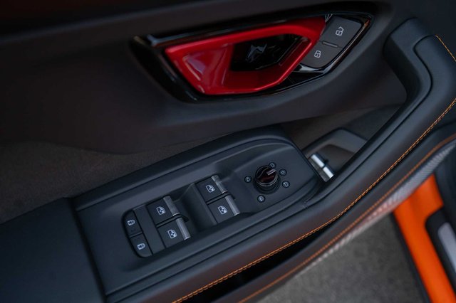LAMBORGHINI URUS SE 800 CV