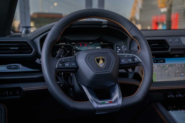 LAMBORGHINI URUS SE 800 CV
