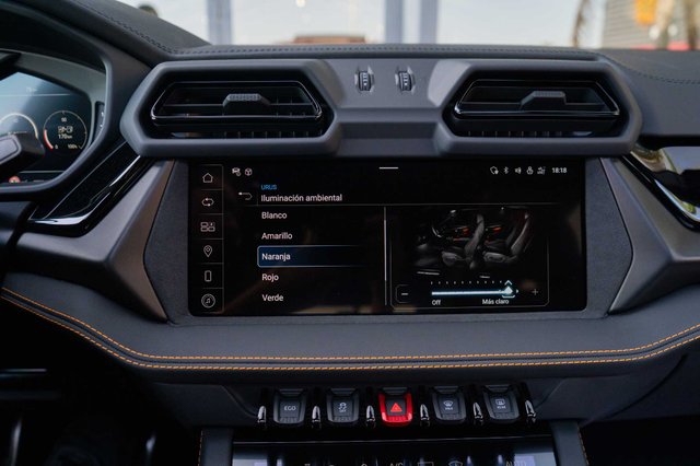 LAMBORGHINI URUS SE 800 CV