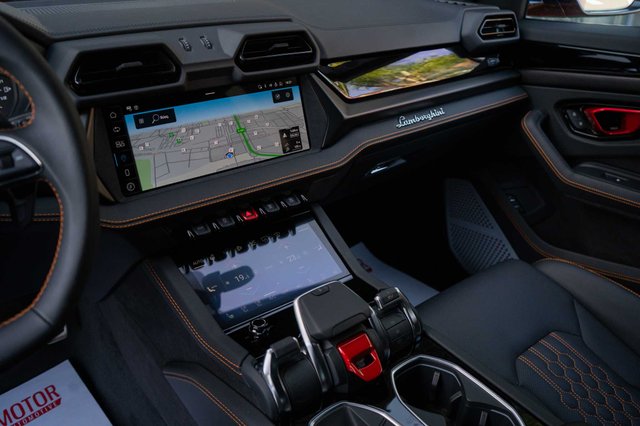 LAMBORGHINI URUS SE 800 CV