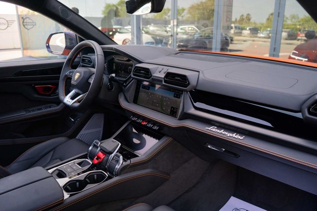 LAMBORGHINI URUS SE 800 CV