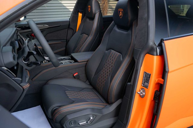 LAMBORGHINI URUS SE 800 CV