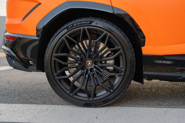 LAMBORGHINI URUS SE 800 CV