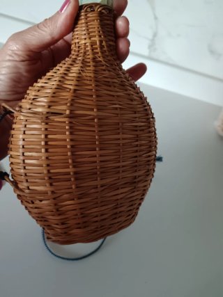 Cantimplora forrada artesanal antigua
