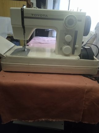 Máquina de coser Toyota doméstica