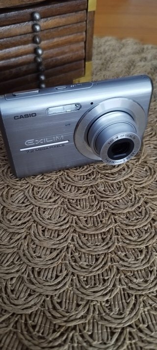 Casio Exilim EX-Z75 Cámara Digital
