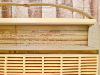 Radio antigua transistor vintage época baquelita