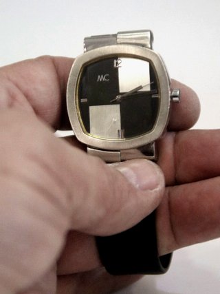 Reloj MC Diseño Retro Minimalista NOS